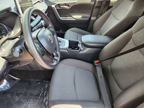 Used 2025 Toyota RAV4 XLE w/ Convenience Package AWD/4WD image 4