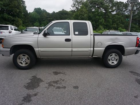 Used 2006 Chevrolet Silverado 1500 LT w/ Onstar Plus Package RWD image 16
