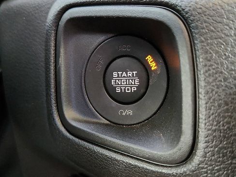 Used 2024 Jeep Wrangler Unlimited Sport AWD/4WD image 9