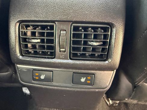 Used 2016 Subaru Outback 3.6R Limited image 19