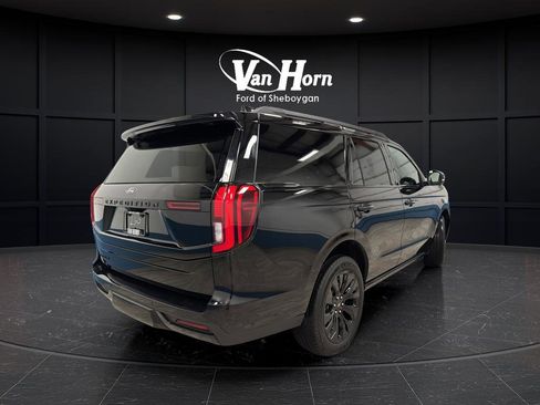 Used 2025 Ford Expedition Platinum w/ Stealth Appearance Package image 3