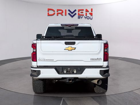 Used 2024 Chevrolet Silverado 2500 High Country w/ High Country Premium Package image 4