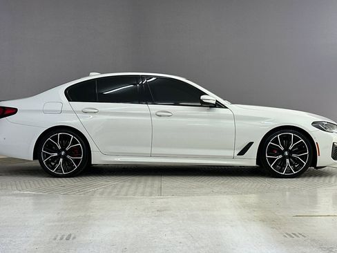 Used 2023 BMW 530i w/ M Sport Package image 7