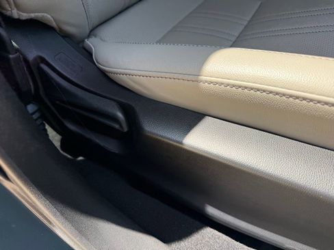 Used 2024 Honda HR-V EX-L image 41