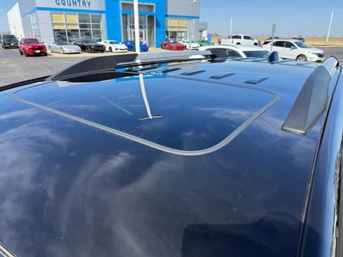 Used 2023 GMC Acadia SLT w/ Technology Package image 11