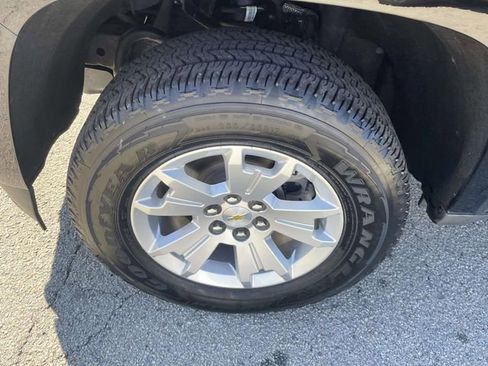 Used 2022 Chevrolet Colorado LT w/ Fleet Safety Package image 11