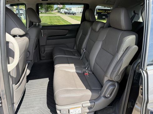 Used 2011 Honda Odyssey Touring Elite image 10