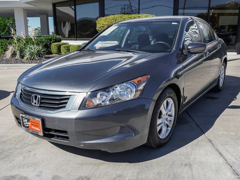 Used 2010 Honda Accord LX-P image 4