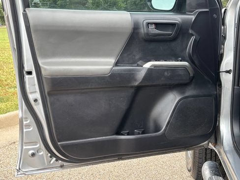 Used 2021 Toyota Tacoma SR5 RWD image 24