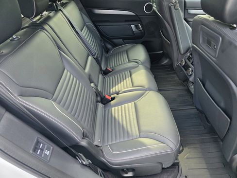 Certified 2022 Land Rover Discovery HSE R-Dynamic AWD/4WD image 5