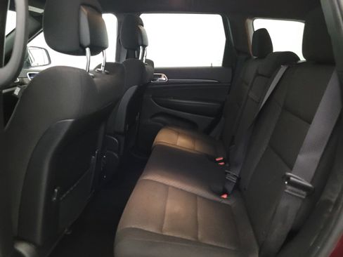 Used 2020 Jeep Grand Cherokee Laredo AWD/4WD image 18