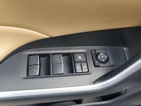 Used 2022 Toyota RAV4 XLE image 30