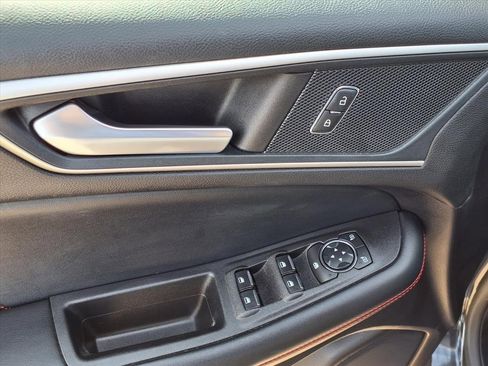 Used 2021 Ford Edge ST-Line image 18