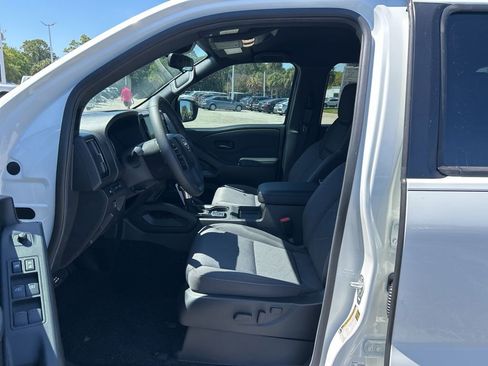New 2026 Nissan Frontier SV AWD/4WD image 16