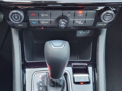 New 2026 Jeep Compass Latitude image 14