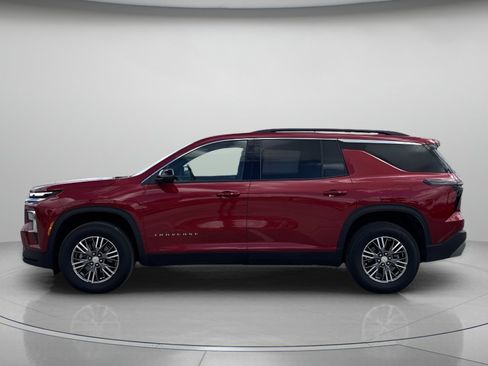Used 2025 Chevrolet Traverse LT image 5