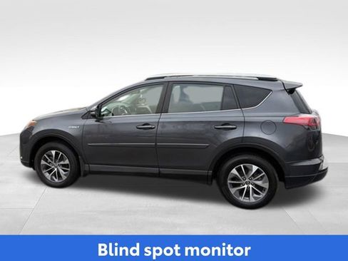 Used 2017 Toyota RAV4 XLE w/ Convenience Package AWD/4WD image 8