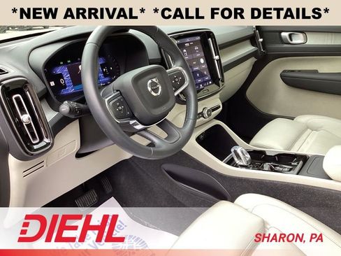 Used 2024 Volvo XC40 B5 Plus w/ Climate Package AWD/4WD image 24