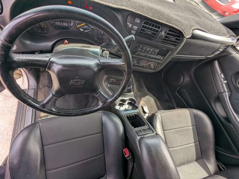 Used 2001 Chevrolet S10 Pickup 4x4 Extended Cab w/ Preferred Equipment Group image 17