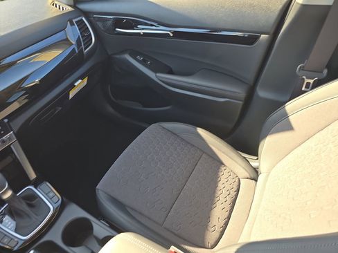 New 2026 Kia Seltos S FWD image 15