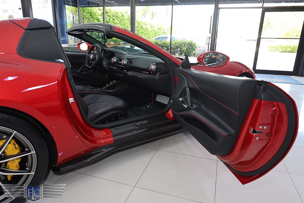 Used 2021 Ferrari 812 GTS RWD image 15