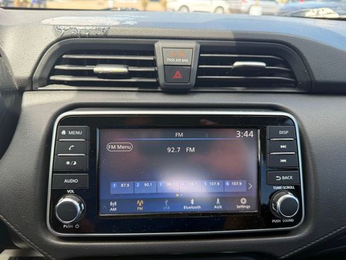 Used 2020 Nissan Versa S image 22