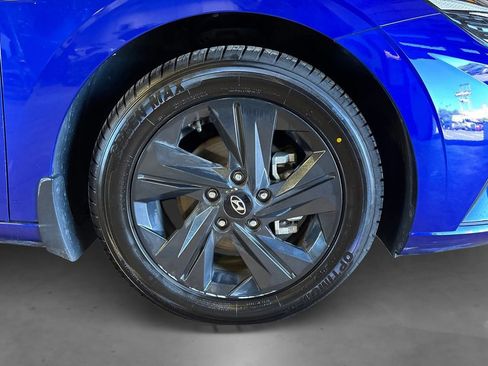 Used 2023 Hyundai Elantra SEL FWD image 19