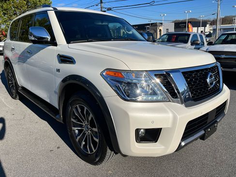Used 2020 Nissan Armada SL w/ Premium Package image 3