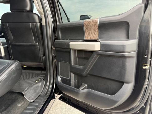 Used 2017 Ford F250 Lariat w/ Lariat Ultimate Package image 13