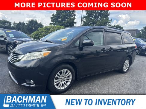 Used 2011 Toyota Sienna XLE FWD image 10