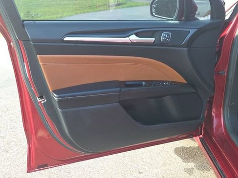 Used 2019 Ford Fusion Titanium AWD/4WD image 22