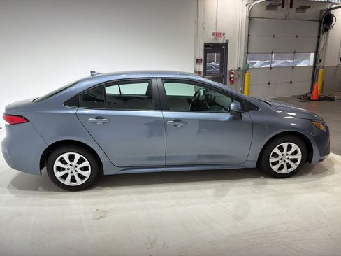 Used 2025 Toyota Corolla LE image 5