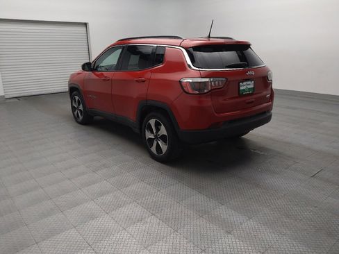 Used 2018 Jeep Compass Latitude w/ Popular Equipment Group FWD image 5