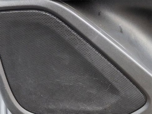 Used 2024 GMC Terrain SLE w/ Driver Convenience Package image 16