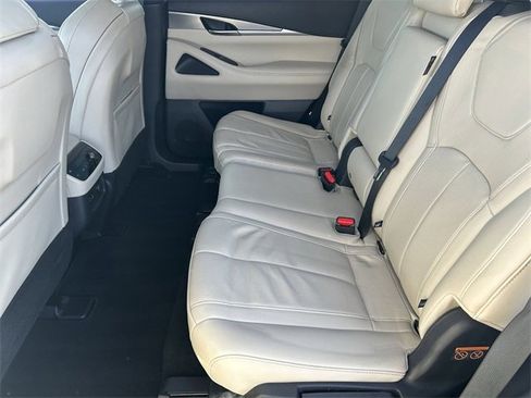 Certified 2023 INFINITI QX60 Luxe image 19