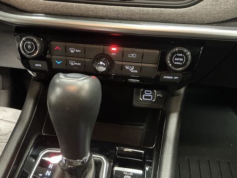 Used 2022 Jeep Compass Latitude AWD/4WD image 16