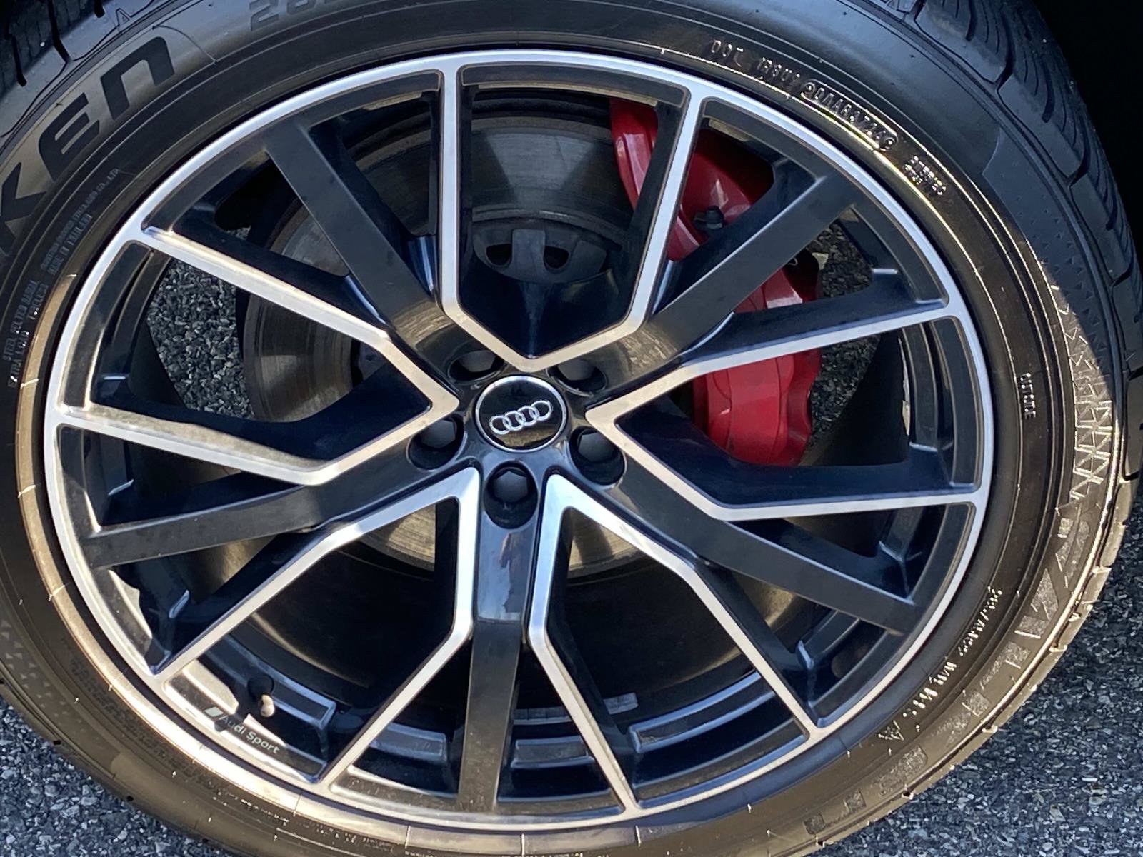 Used 2020 Audi Q8 Premium Plus AWD/4WD image 30