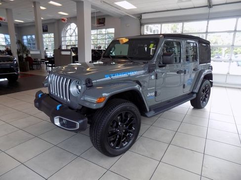 Certified 2022 Jeep Wrangler Unlimited Sahara AWD/4WD image 3