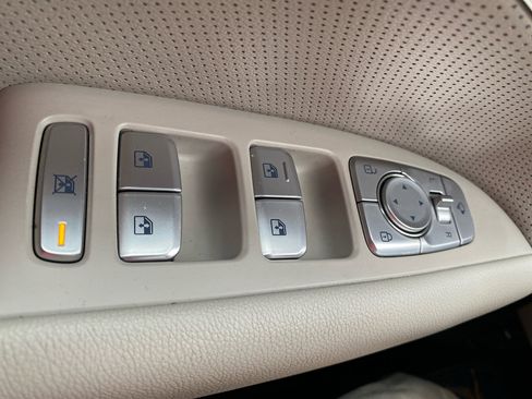 Used 2020 Genesis G70 2.0T w/ Elite Package image 18