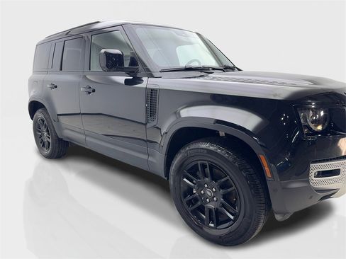 Used 2025 Land Rover Defender 110 S image 12