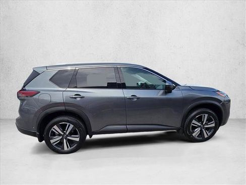 Used 2025 Nissan Rogue SL FWD image 4