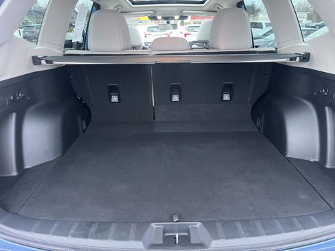 Used 2023 Subaru Forester Premium image 12