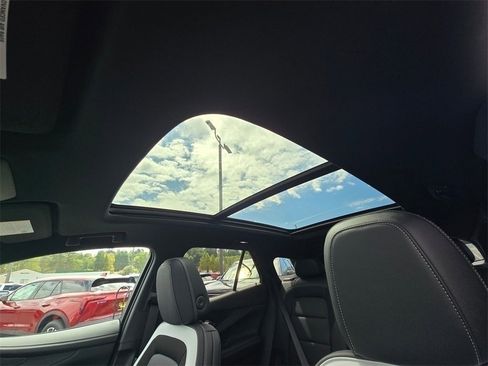 New 2025 Chevrolet Blazer EV LT w/ Super Cruise Package image 19