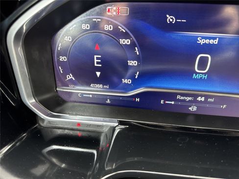 Used 2024 Chevrolet Silverado 2500 LT image 36