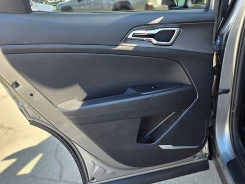 Used 2024 Kia Sportage LX image 17