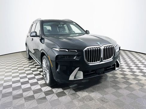 Used 2024 BMW X7 xDrive40i w/ Premium Package image 2