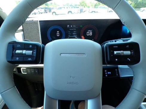 Used 2025 Hyundai Santa Fe SEL FWD image 15