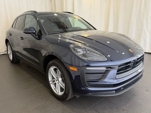 Certified 2023 Porsche Macan AWD/4WD image 7
