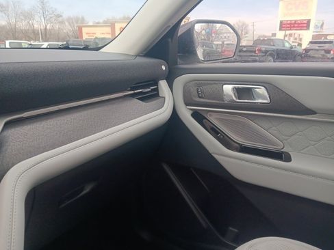 New 2026 Ford Explorer Platinum w/ LUX Leather Package image 39