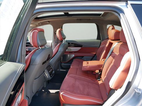Certified 2025 Lincoln Nautilus Black Label AWD/4WD image 11